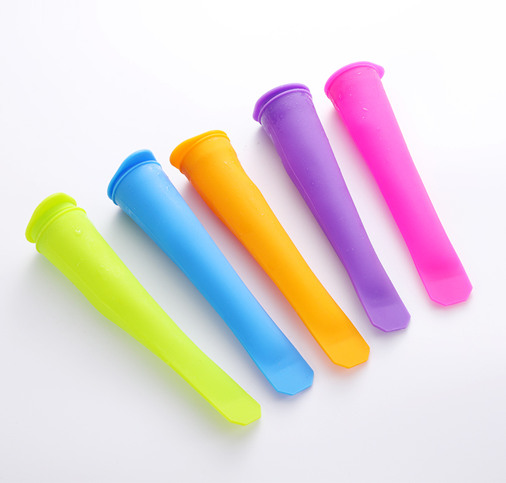 Silicone Ice Cube Mold with Lid for Homemade Ice Treats